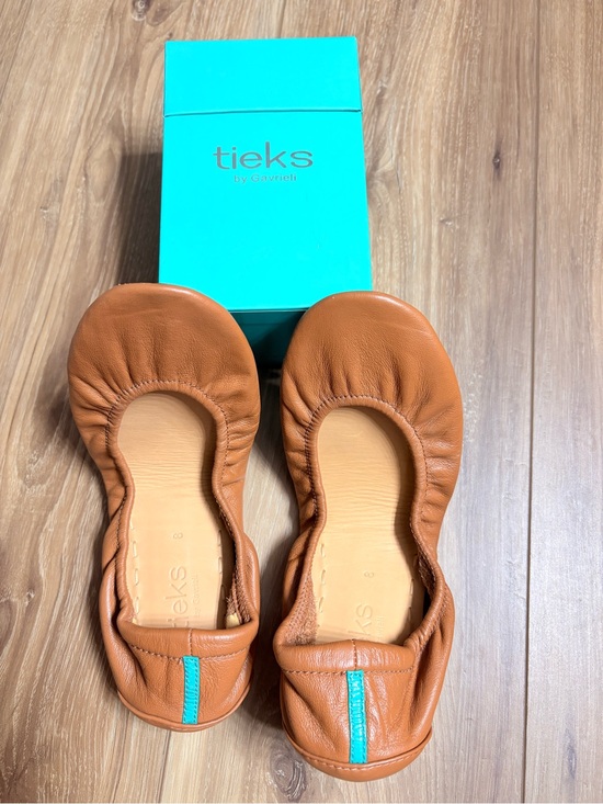 Tieks Shoes - Tieks Leather Foldable Ballet Flats in Chestnut